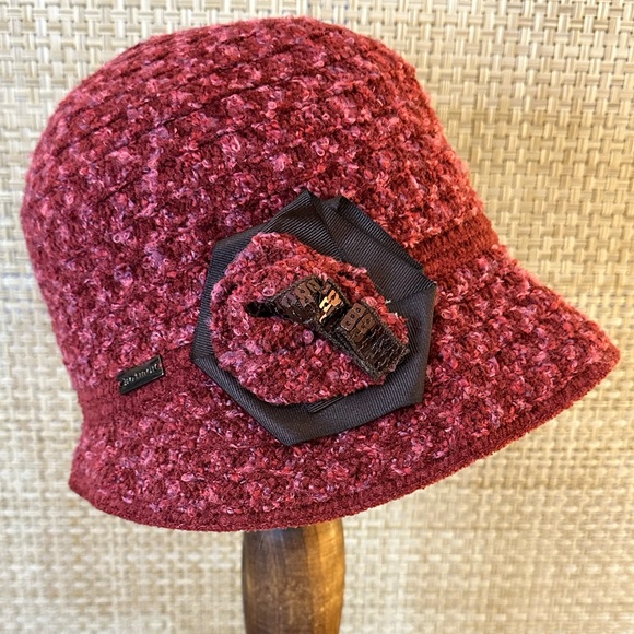 🌟HP🌟VTG 1980s-90s Willow Chenile Boucle Cloche with Sequin Flower by Betmar - Picture 2 of 12